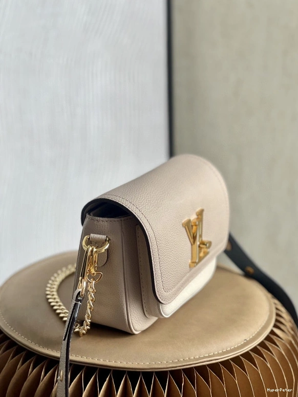 LOUIS VUITTON TENDER LOCKME 0809
